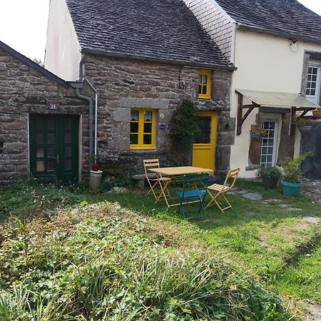 La Maison De Poupee Berrien Kültér fotó